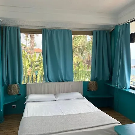 Rita Sea Front View - Parcheggio Gratuito In 4* Санремо
