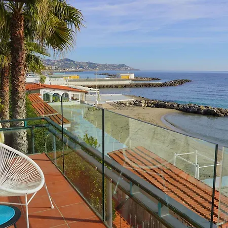 Rita Sea Front View - Parcheggio Gratuito In بيت ضيافة 4*