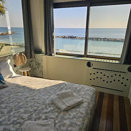 Rita Sea Front View - Parcheggio Gratuito In Гостевой дом Санремо