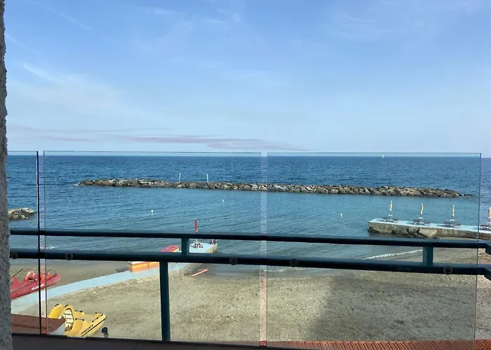 Гостьовий будинок Rita Sea Front View - Parcheggio Gratuito In Санремо