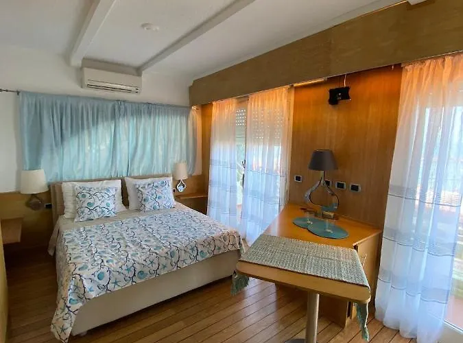 Rita Sea Front View - Parcheggio Gratuito In Гостьовий будинок Санремо