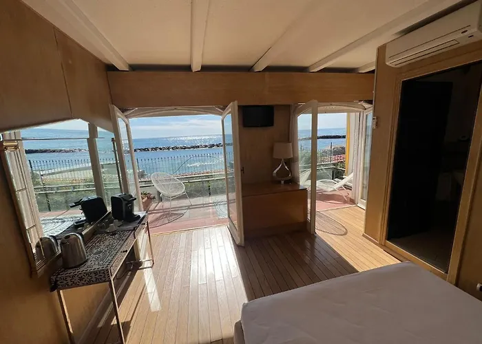 Rita Sea Front View - Parcheggio Gratuito In Гостьовий будинок Санремо