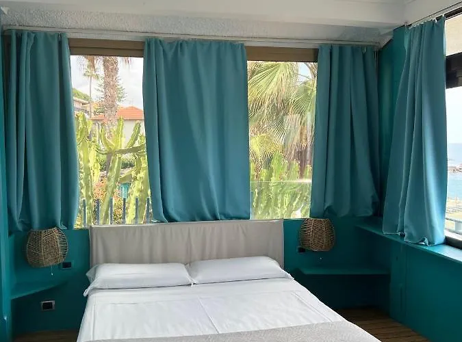 Rita Sea Front View - Parcheggio Gratuito In 4* San Remo