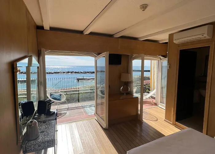 Rita Sea Front View - Parcheggio Gratuito In Санремо